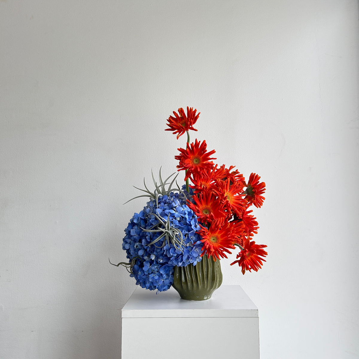 SMALL ARRANGEMENT