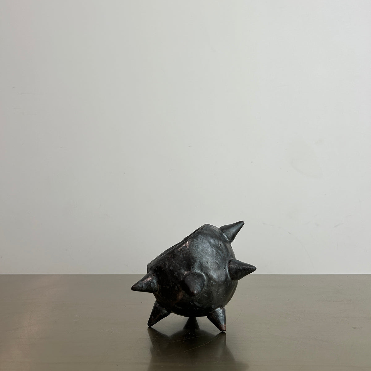 GLAZED MACE PLANTER