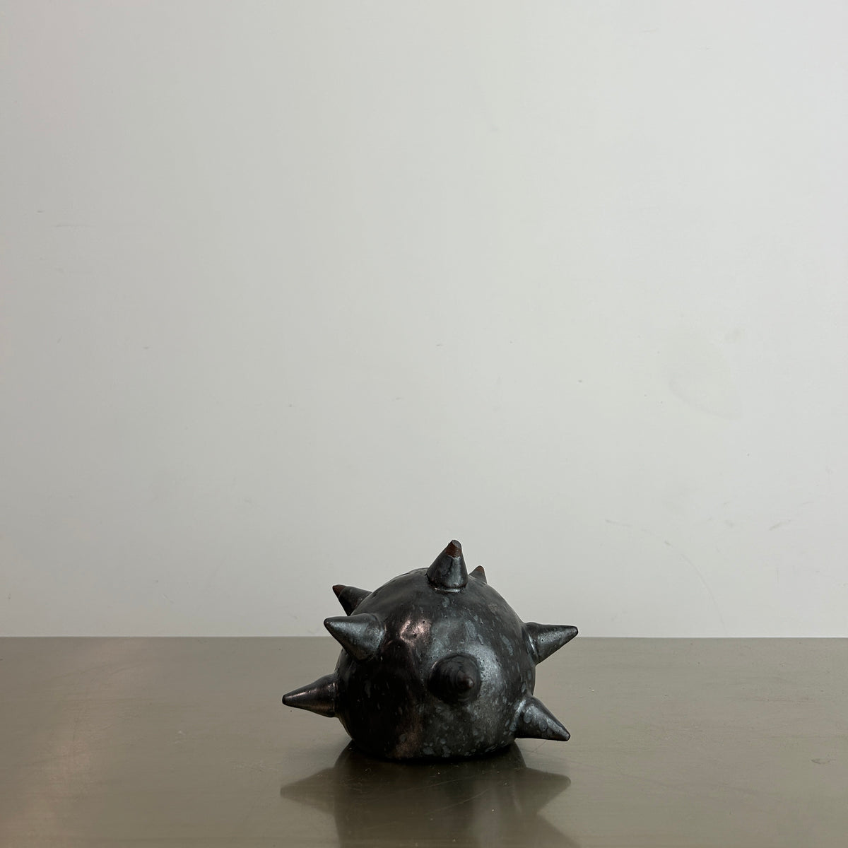 GLAZED MACE PLANTER
