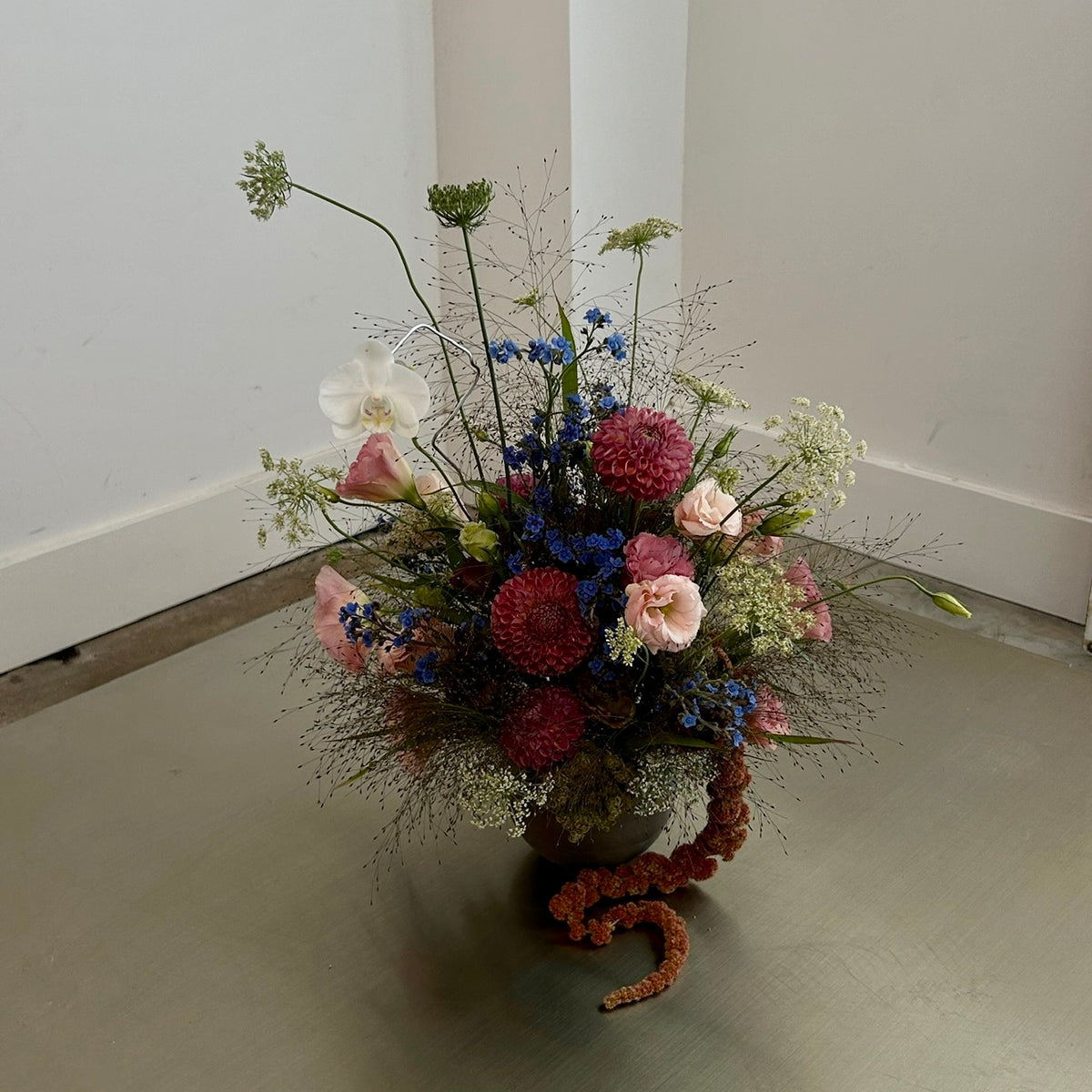 SMALL ARRANGEMENT